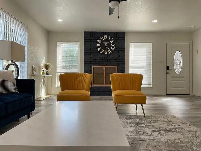 Building Photo - 2502 Tracy Cove