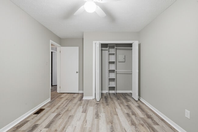 Building Photo - 7800 Temple Acres Dr