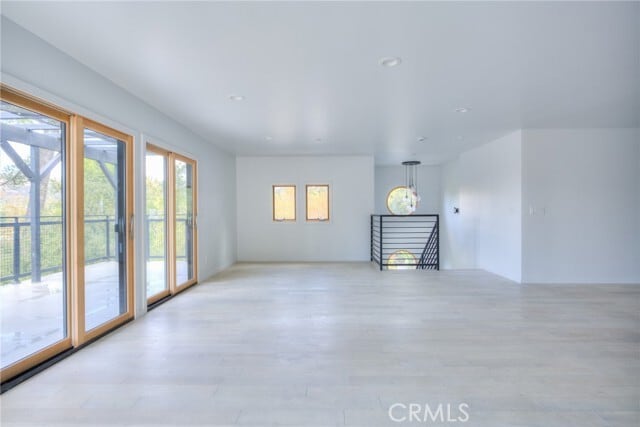 Building Photo - 470 Sycamore Glen