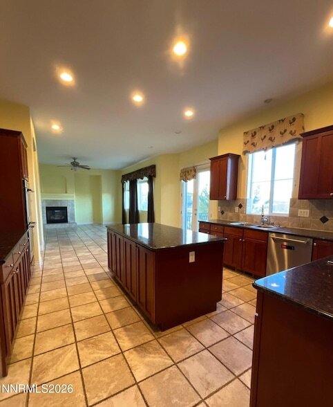 Building Photo - 2810 Halo Dr