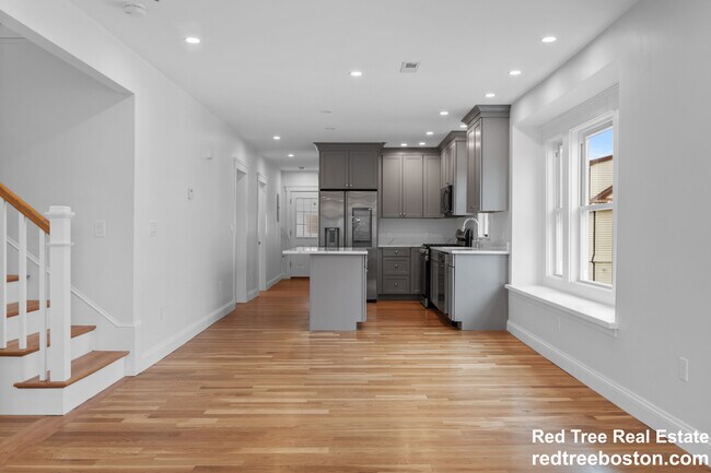 Building Photo - 35 Farragut Ave