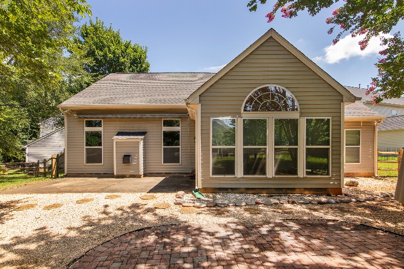 Building Photo - 9804 Nottinghill Ln