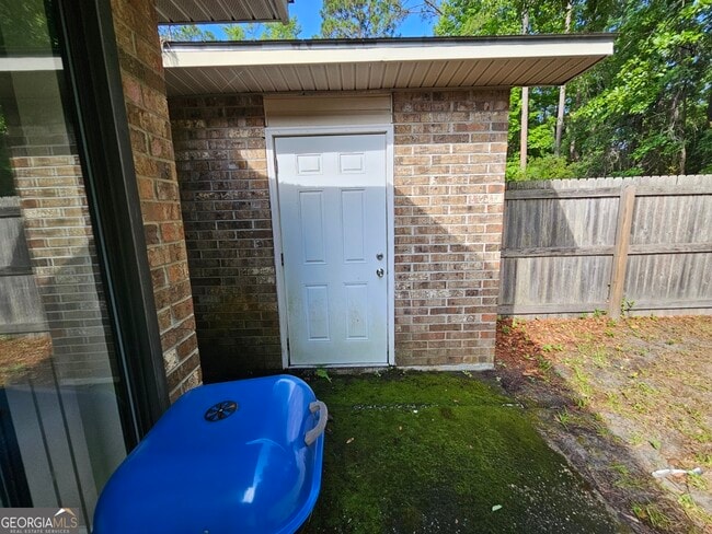 Building Photo - 108 E Lakemont Dr