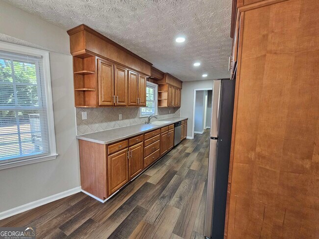 Building Photo - 683 Ginger Cake Rd