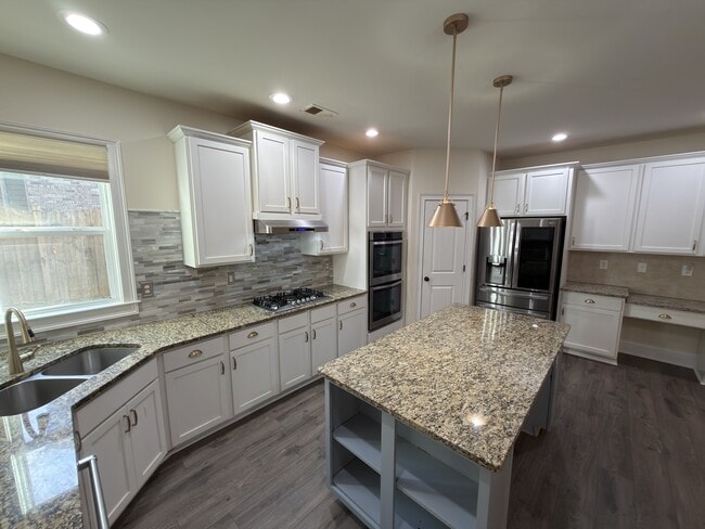 Building Photo - 5825 Trailwood Ct