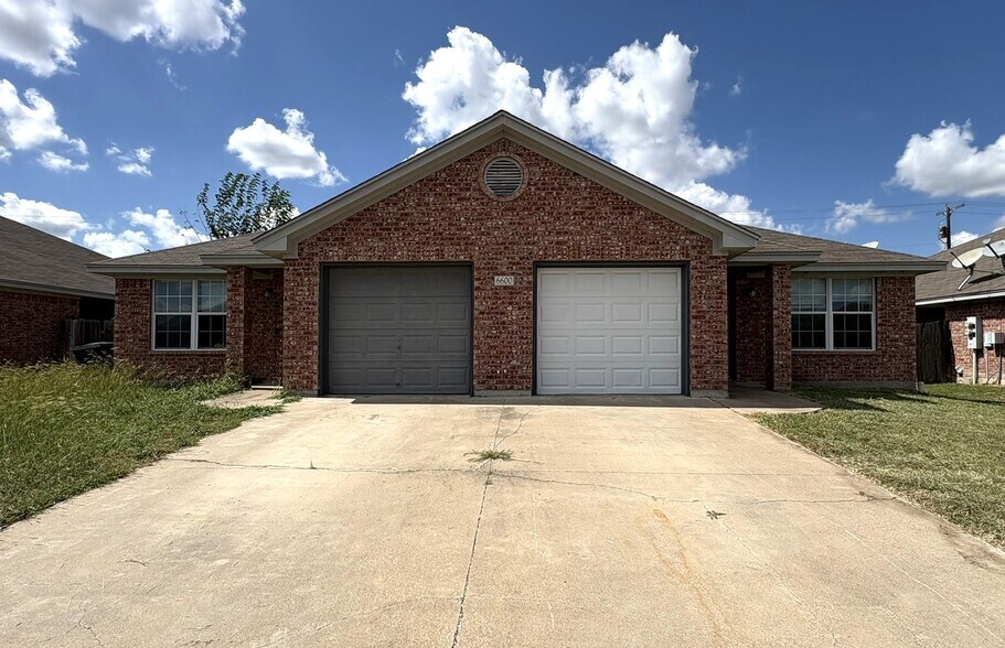 Building Photo - 6600 Temora Loop