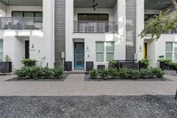 Building Photo - 2622 Rusk St