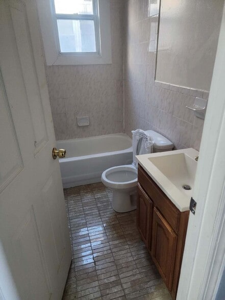 Building Photo - 30 Schuyler Ter