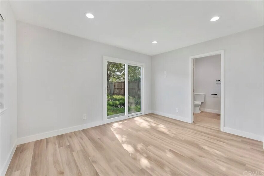 Building Photo - 1650 Tustin Ave