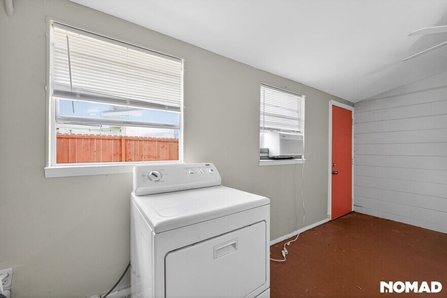 Building Photo - 2125 Highland Ave