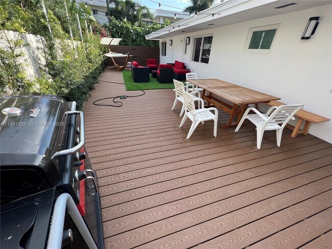 Building Photo - 750 Polk St