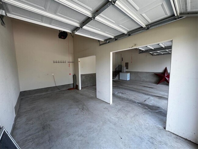Building Photo - 301 Winecup Way