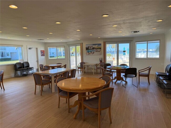 Building Photo - 775 John Ringling Blvd