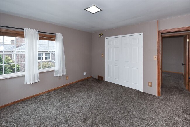 Building Photo - 21775 Hillsdale Ave