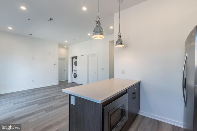 Building Photo - 710 N 16th St