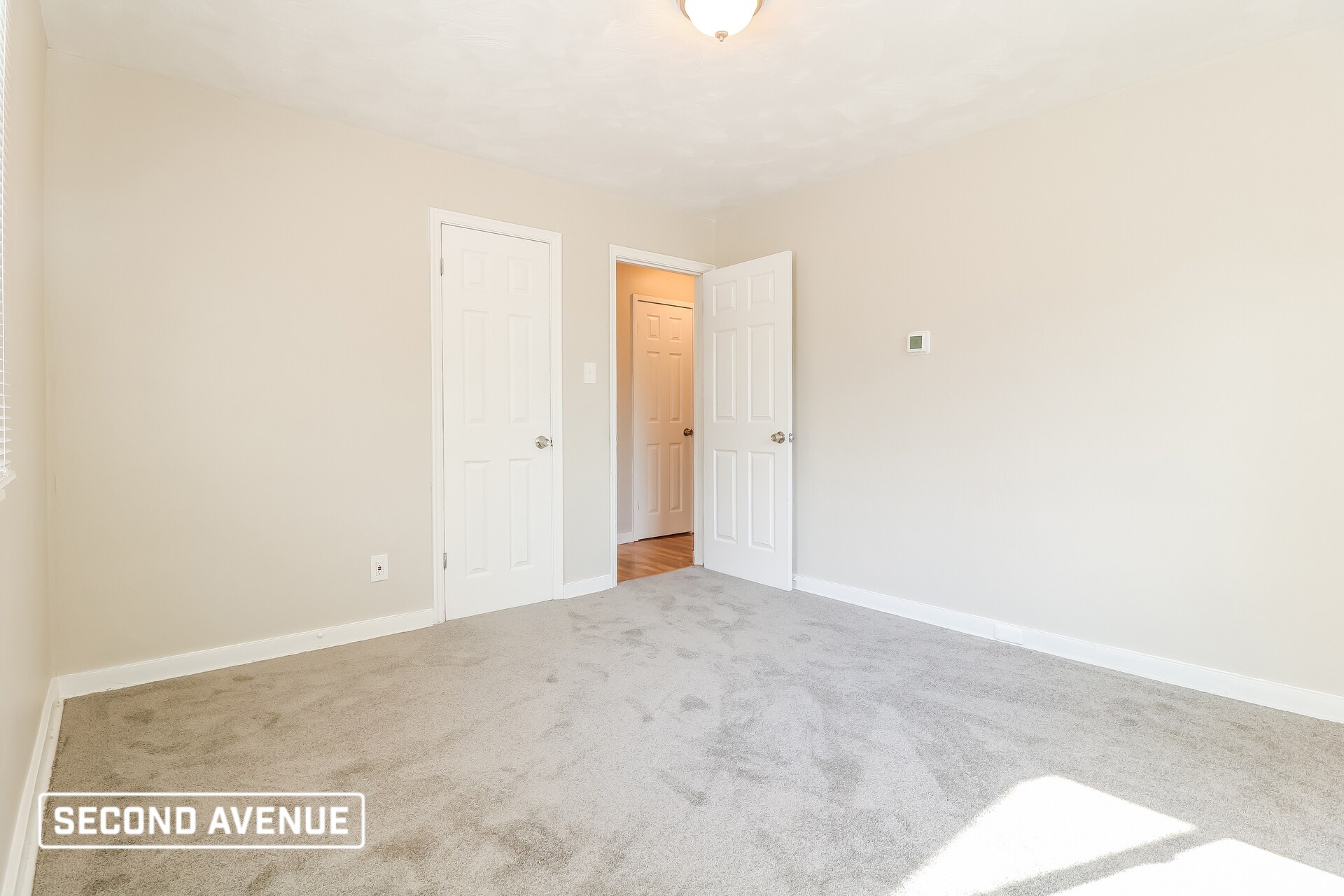 Building Photo - 701 Crestview Dr
