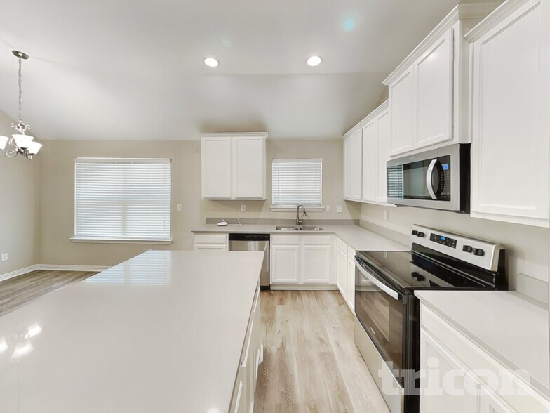 Building Photo - 205 Old Spanish Trail