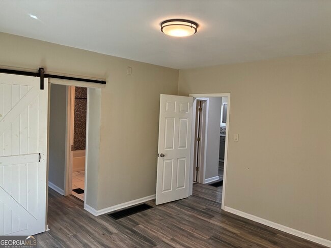 Building Photo - 1097 Fortress Ave SW