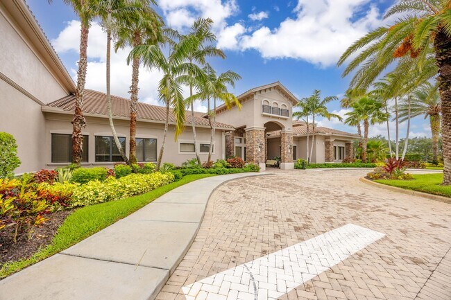 Building Photo - 2875 Cinnamon Bay Cir