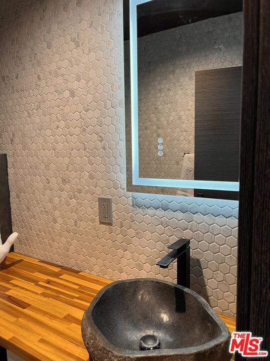 Building Photo - 3541 5th St