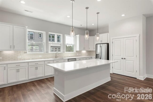 Building Photo - 417 Prine Pl