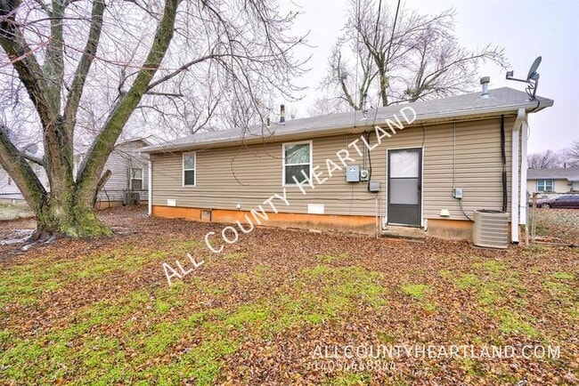 Building Photo - 3326 Willow Creek Dr