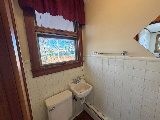 Building Photo - Mitchell College Historic District - 3BR / 4BA