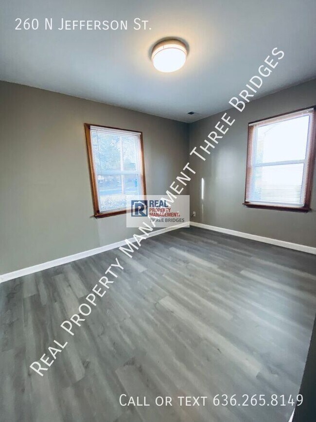 Building Photo - 260 N Jefferson St