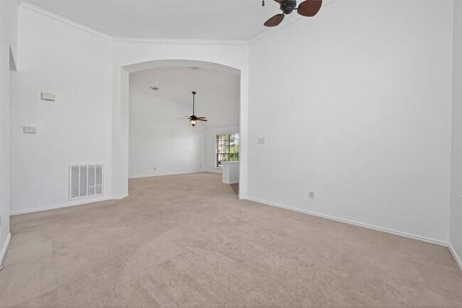 Building Photo - 15619 Winding Valley Dr