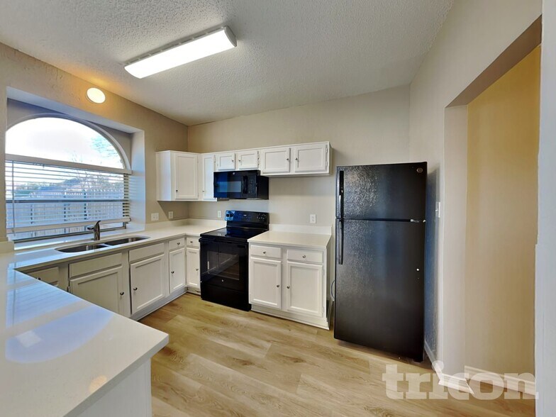 Building Photo - 2674 Steppington St