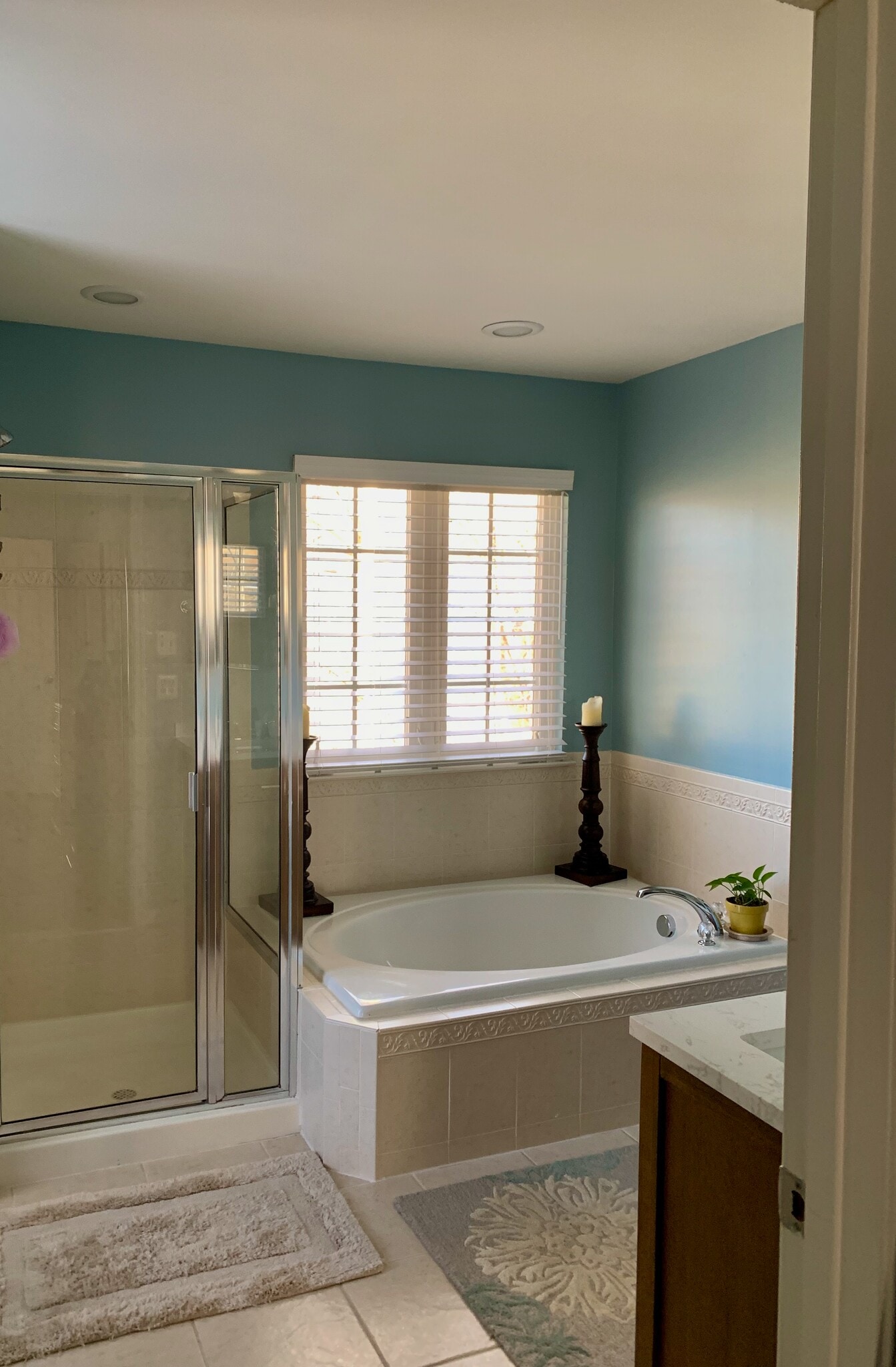 Master bathroom - 811 Rainier Rd