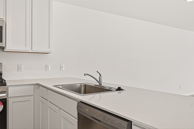 Building Photo - 3104 Twisted Myrtle Dr