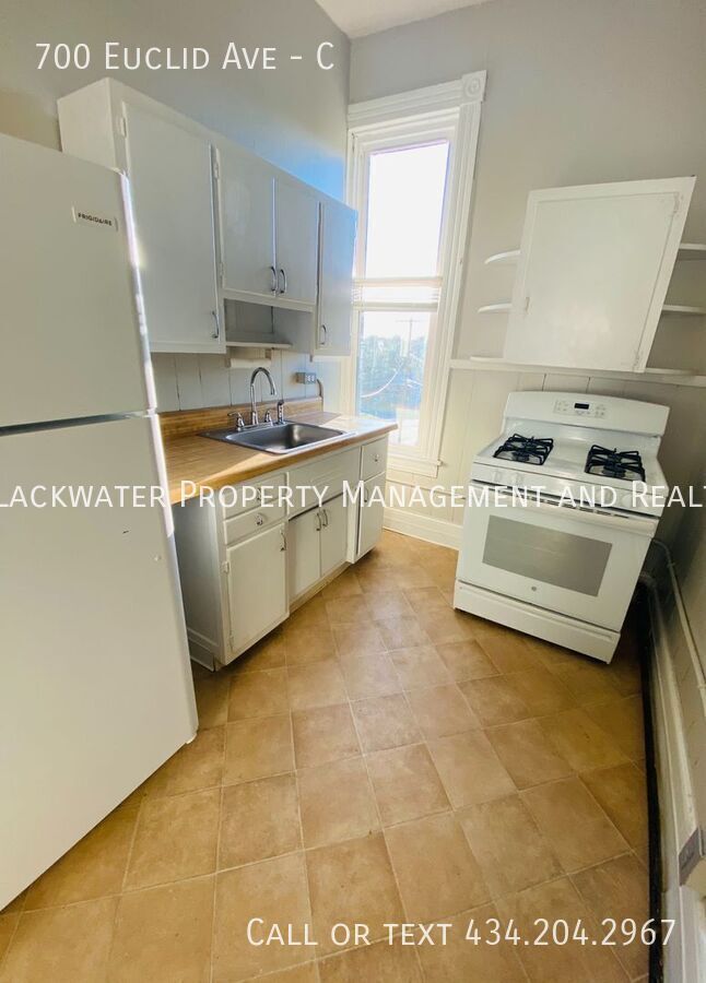 Building Photo - 700 Euclid Ave