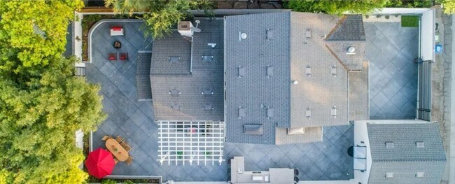 Building Photo - 3815 Laurel Canyon Blvd