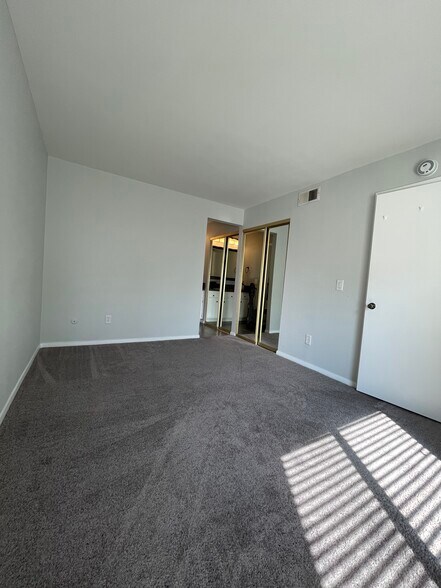 Building Photo - 6510 College Grove Dr