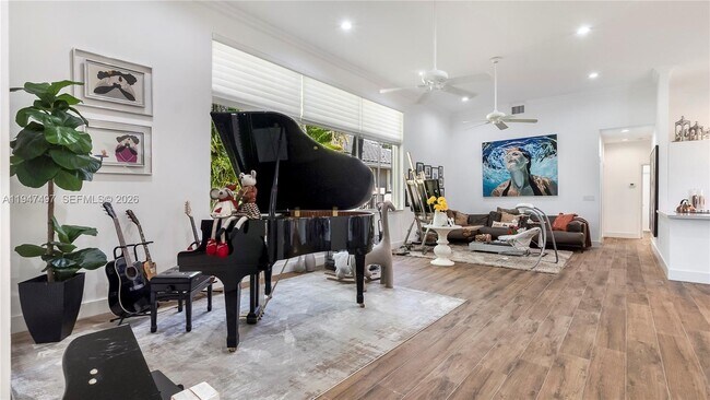 Building Photo - 2633 Oakbrook Dr