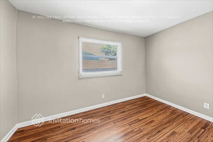 Building Photo - 458 NE 38th St
