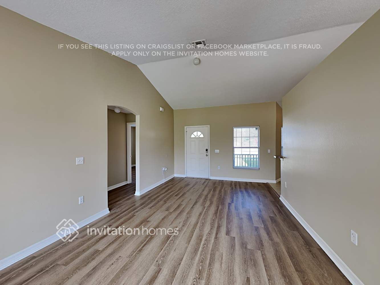 Building Photo - 327 Huron Dr