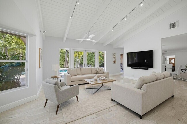 Building Photo - 2519 Barcelona Dr