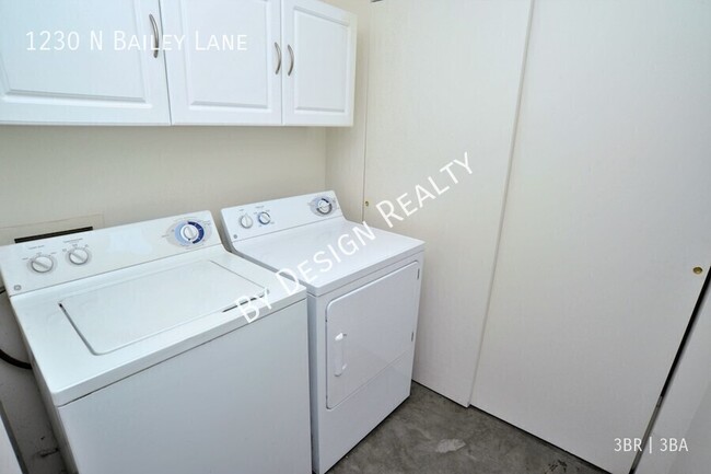 Building Photo - 1230 N Bailey Ln