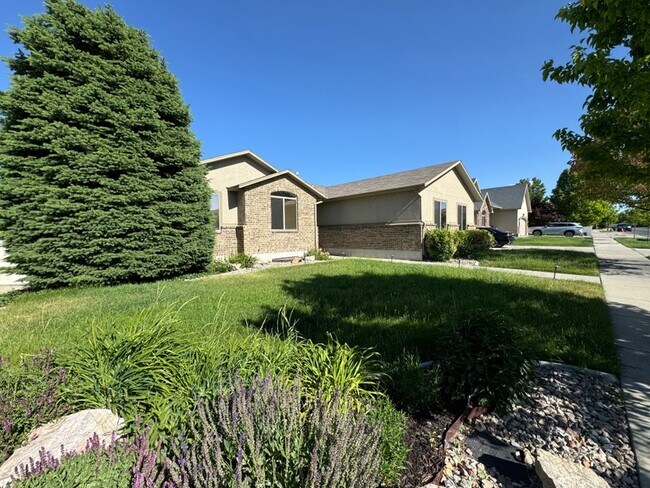 Building Photo - 8291 Water Oak Dr