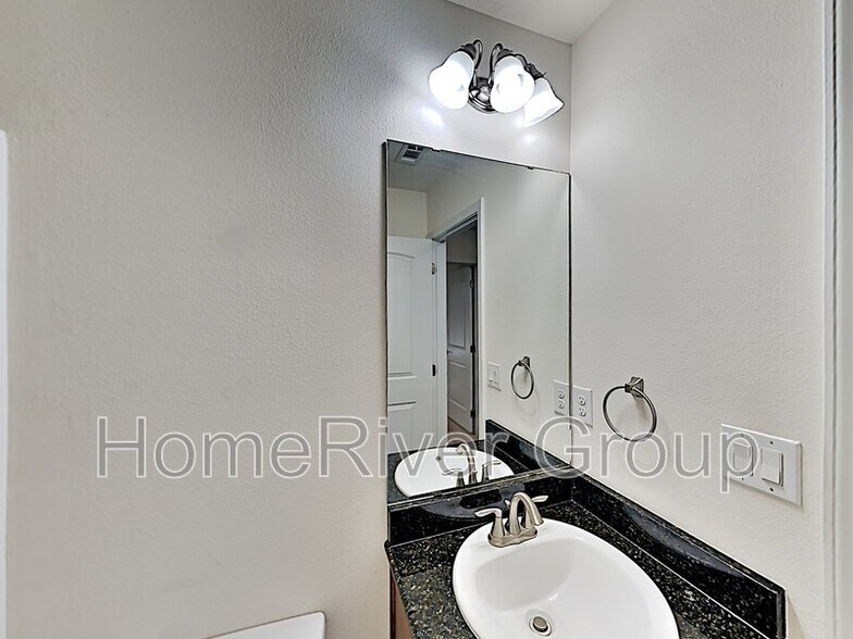 Building Photo - 8907 Hertford Cir