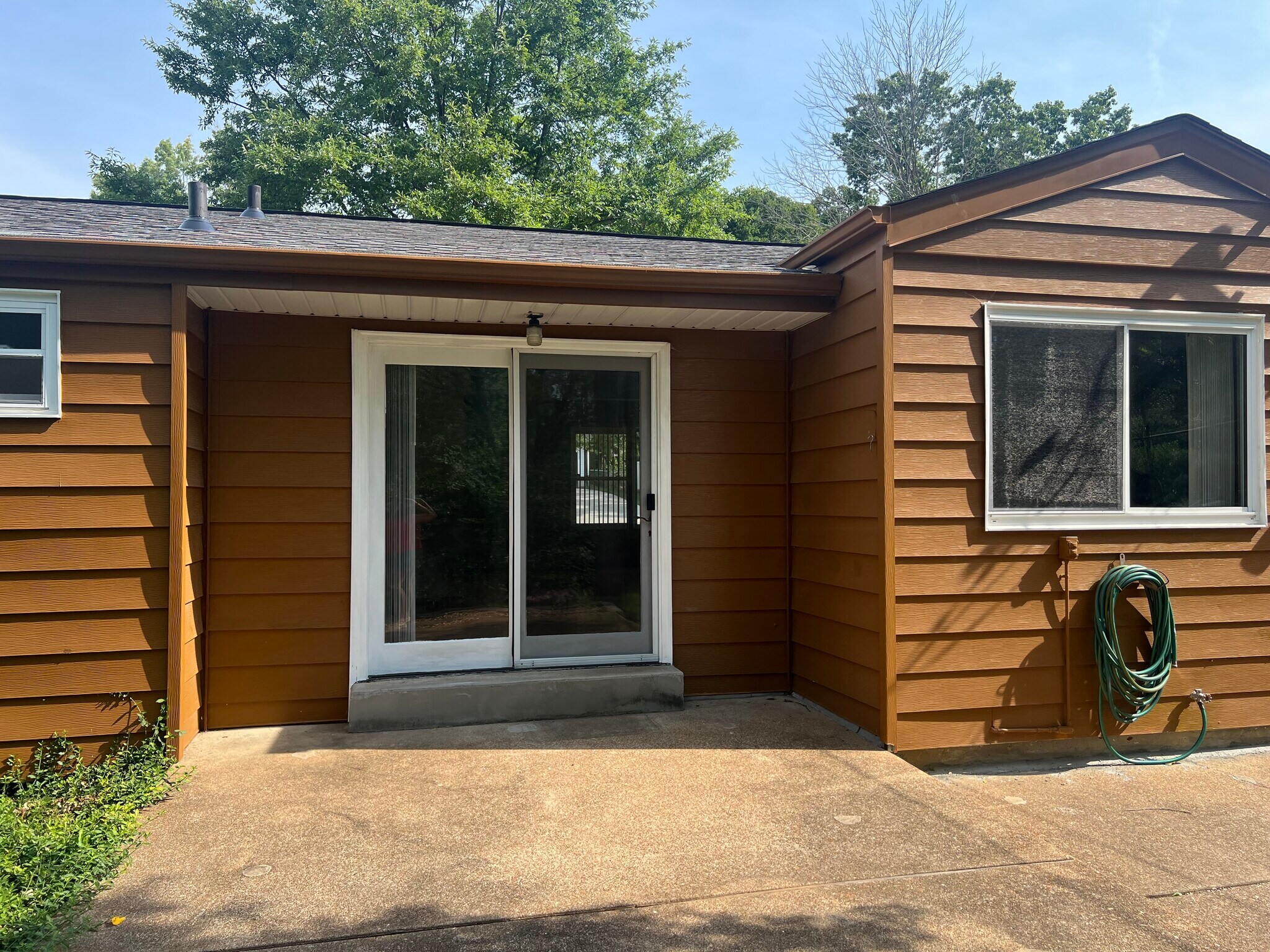 Building Photo - 524 Ranch Dr