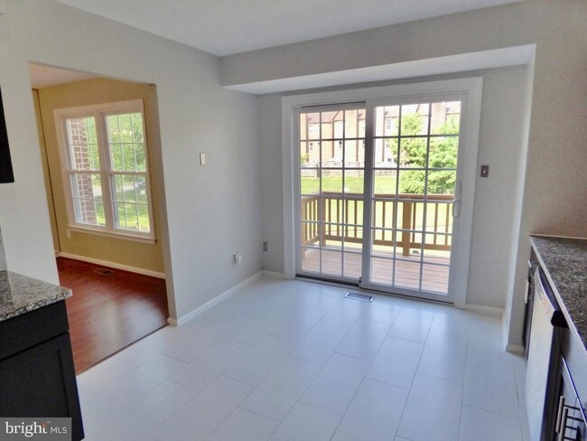 Building Photo - 10127 Ebenshire Ct