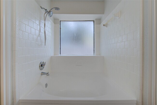 Building Photo - 18418 Arbormont Dr