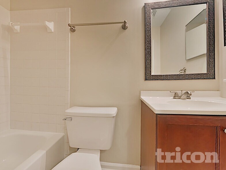 Building Photo - 1293 Munson Cove Dr