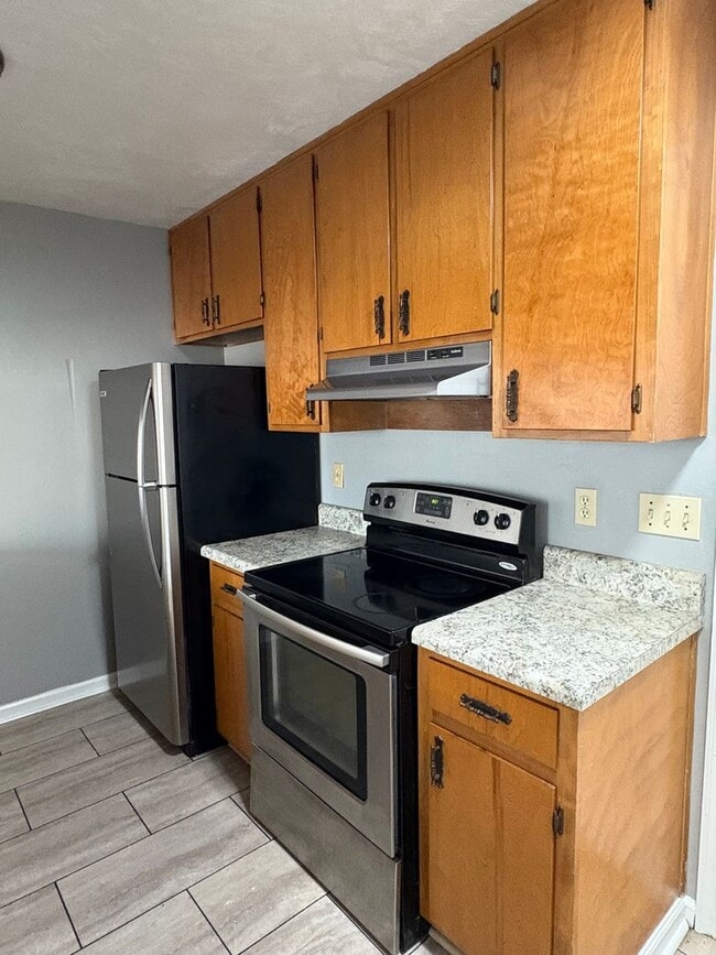 Building Photo - 2 Story Townhome on the Eastside avail NOW!