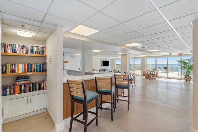 Building Photo - 4505 S Ocean Blvd