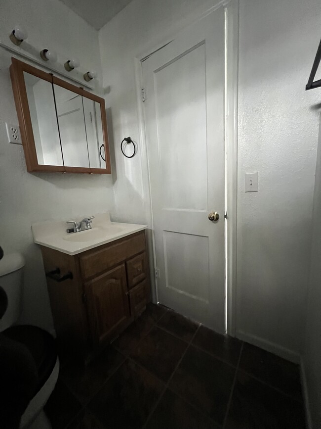 Upstairs Bathroom - 617 Haines Ave