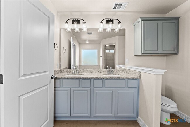 Building Photo - 1634 Dryden Ave